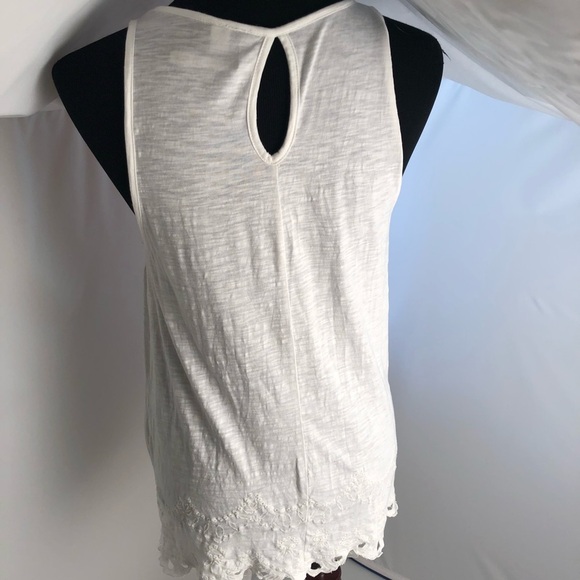 Lauren Conrad white eyelet bottom detail tank top - Picture 5 of 8